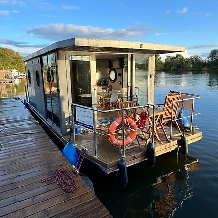 Houseboat Water Boy Apartament Plywajacy Dom Na Wodzie Lodz Uraz  Exterior photo