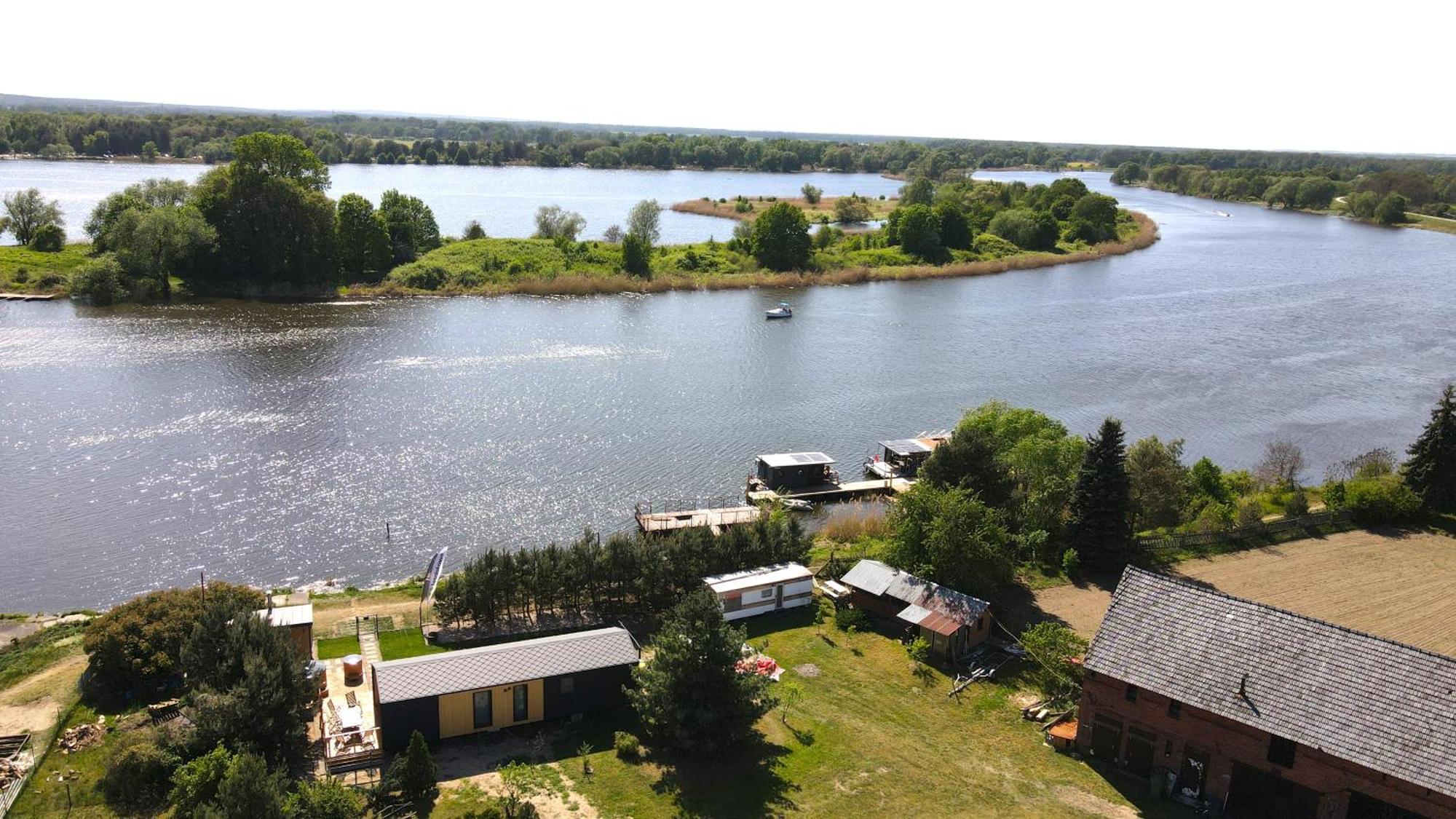 Houseboat Water Boy Apartament Plywajacy Dom Na Wodzie Lodz Uraz  Exterior photo
