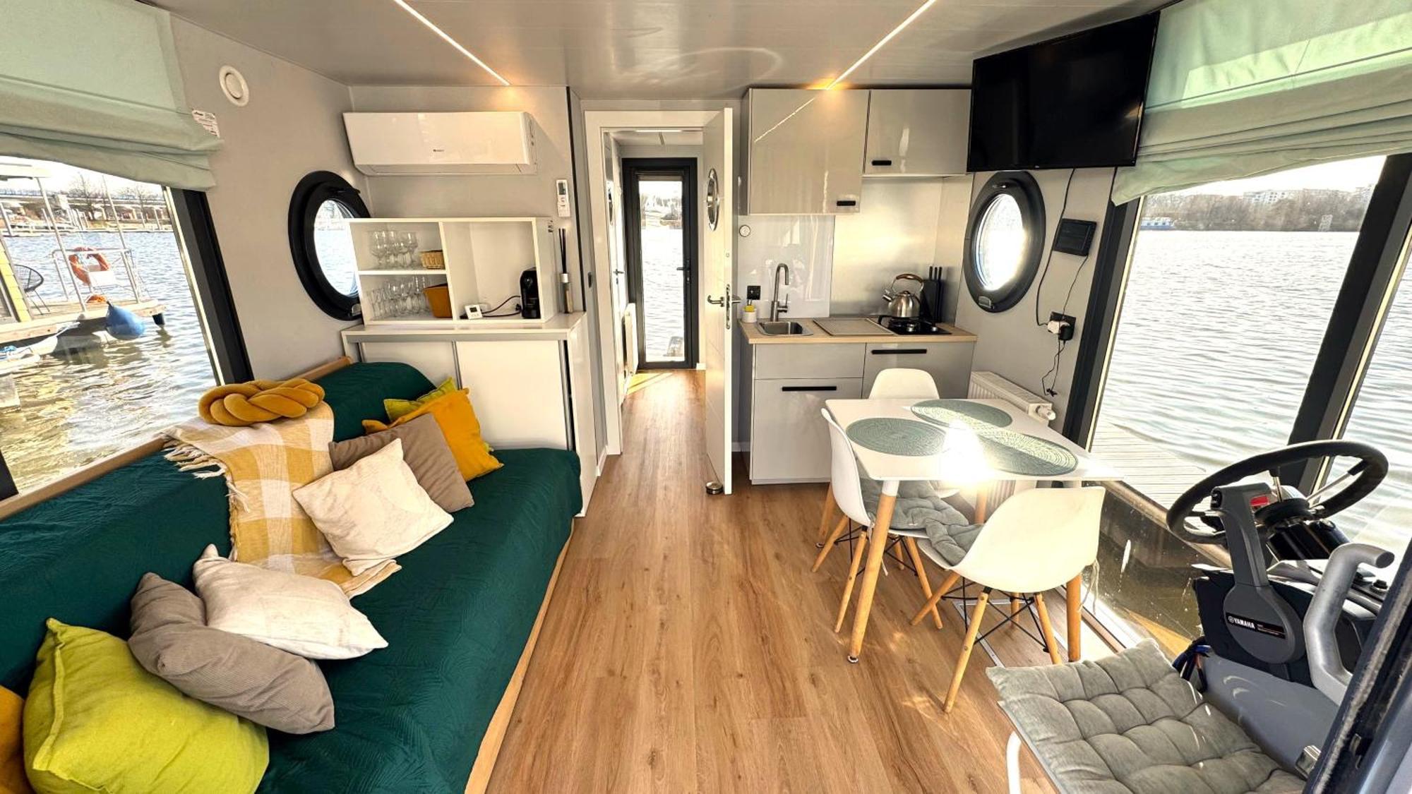Houseboat Water Boy Apartament Plywajacy Dom Na Wodzie Lodz Uraz  Exterior photo